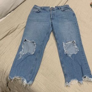 Free People: We The Free Collection. Size 29 Cropped Jeans.
